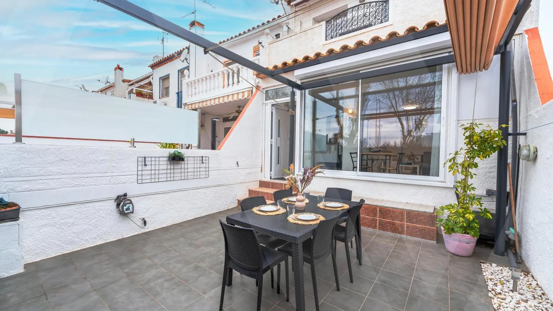 Superbe Maison Empuriabrava Biblos By Welhomy